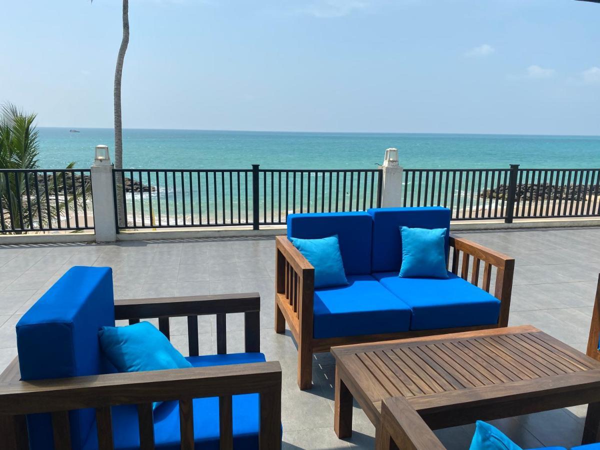 White Sand Villa - Beach Front Hikkaduwa Bagian luar foto