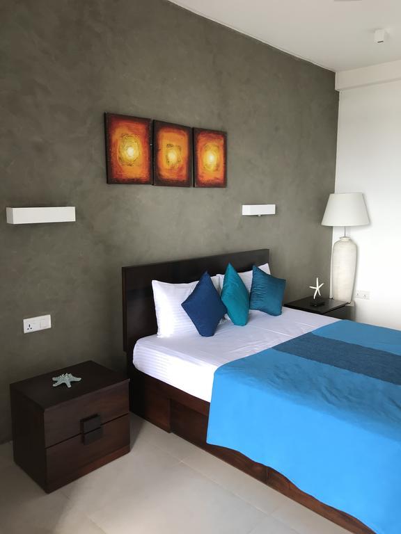 White Sand Villa - Beach Front Hikkaduwa Bagian luar foto